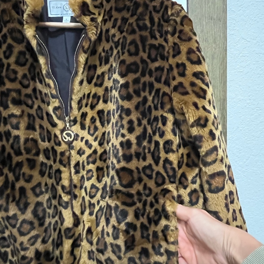 St. John Sport Leopard Faux Fur Jacket - Picture 4 of 6